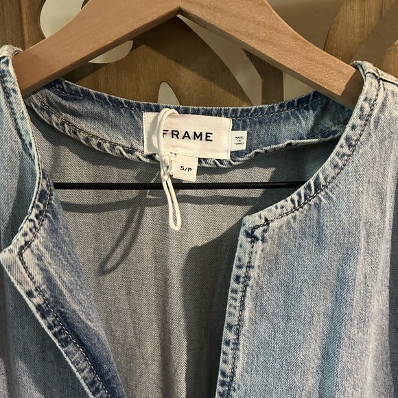 Frame Caftan Dress in Breezy - Picture 5 of 11